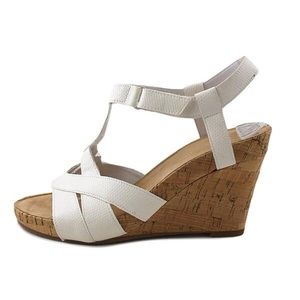 Aerosoles “wonderplush”wedge sandal size 6.5 white